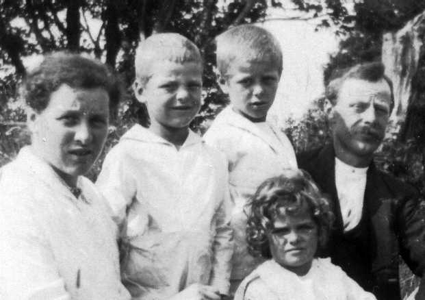 1922 Ernst&Family