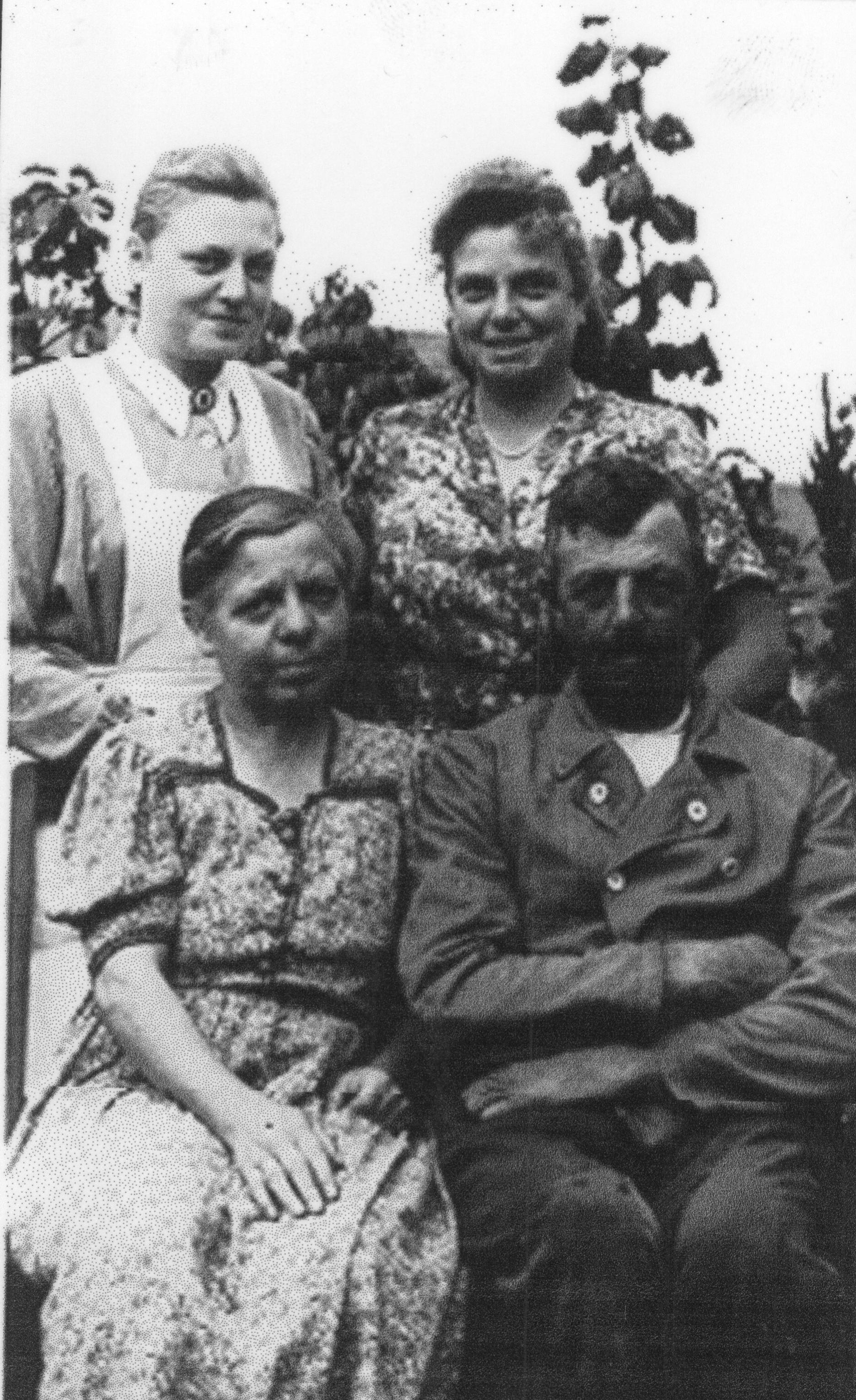 Gustav, Marie, Ella and Annemarie