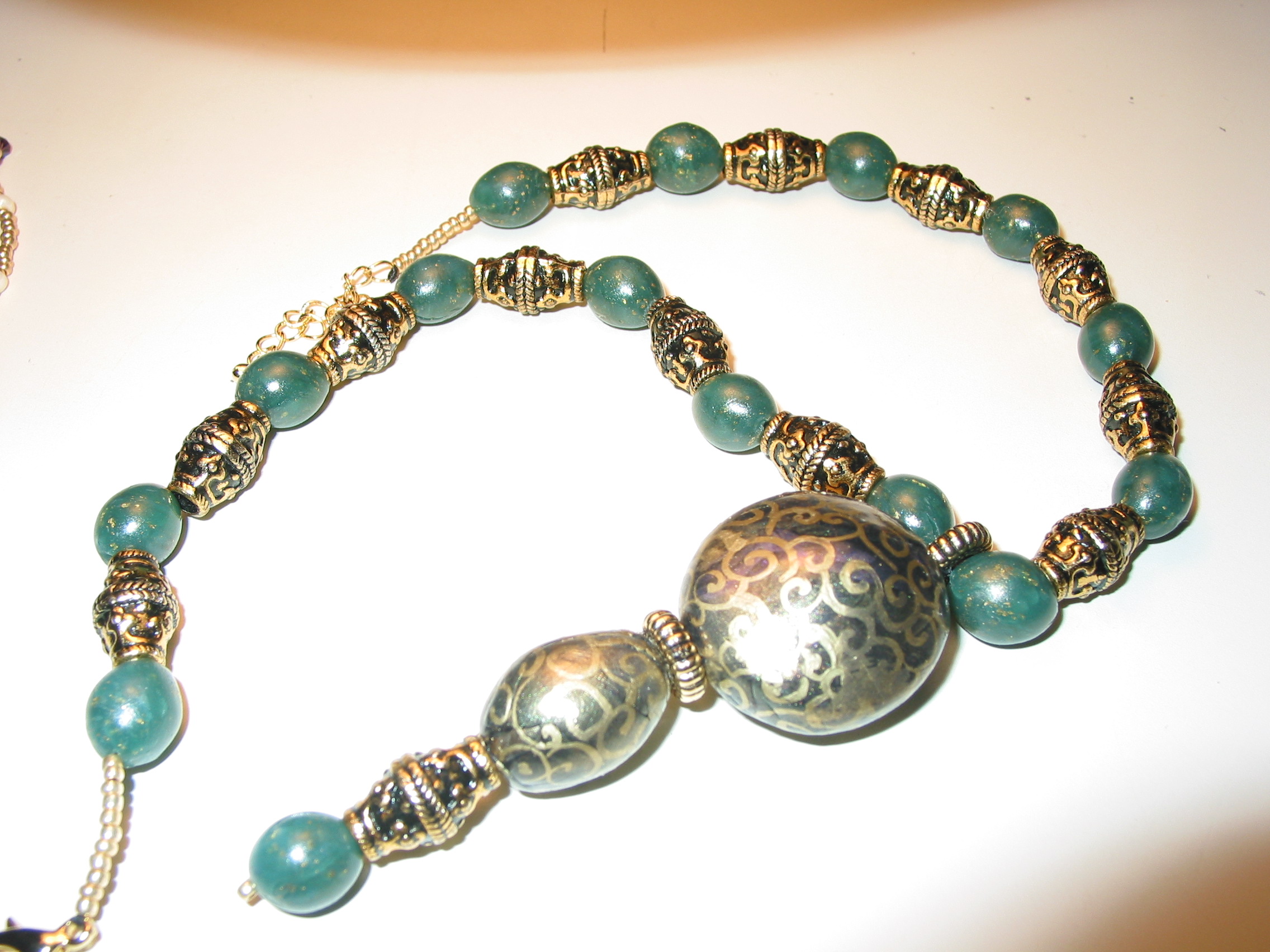 Pendant Swirl Necklace